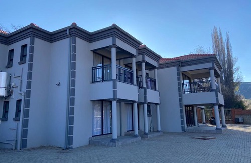 Clarens House | DM-DMZ@ Clarens Guesthouse
