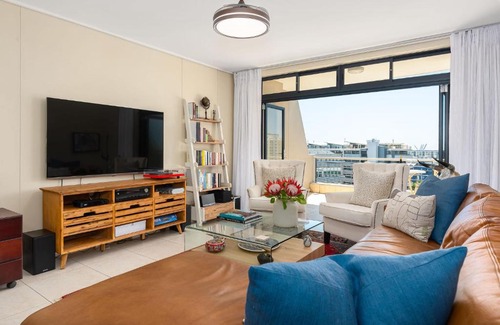 Cape Town City Centre Apartment | Dockside Views
