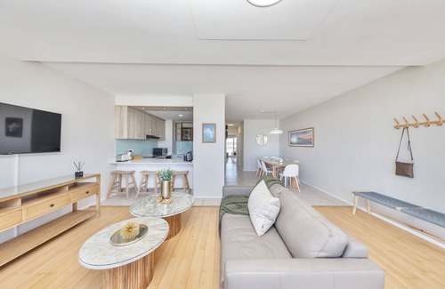 Cape Town Apartment | Dolphin Beach CG12, Blouberg by HMH