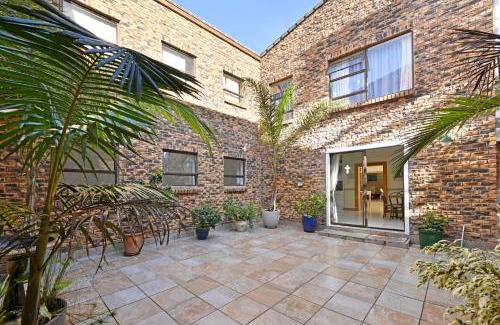 Constantia House | Dressage Guesthouse