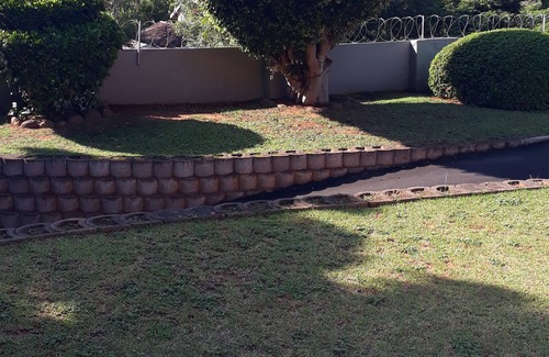 Durban North House | Dyna Guest House: Deluxe Queen Suite