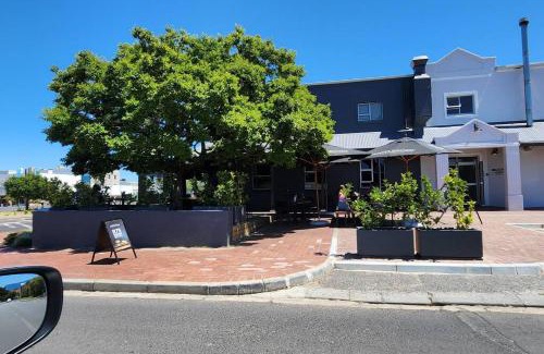 Somerset West Apartment | Ebenezer