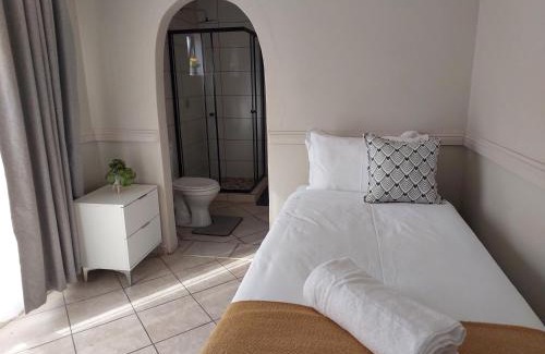 Brits Bed & Breakfast | Eight Martjie Guesthouse