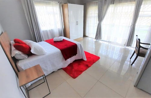 Kingsborough House | Ekhaya Accommodation