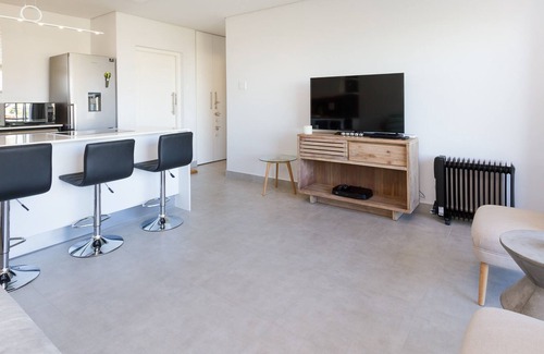 Sea Point Apartment | Exclusive Apartment | Spacious | Views | Parking