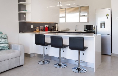 Sea Point Apartment | Exclusive Apartment | Spacious | Views | Parking