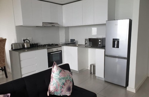 Hillhead Apartment | Exclusive Sea view Coral Point Studio