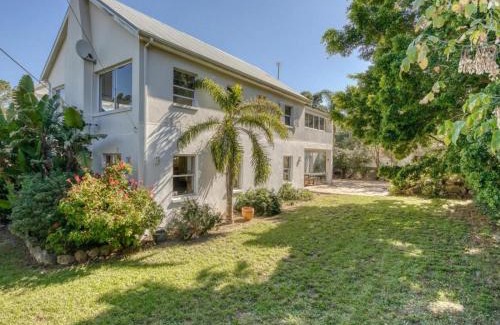 Somerset West Bed & Breakfast | Explorer Guesthouse