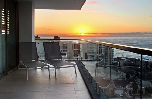Sea Point Apartment | Fairmont 1001