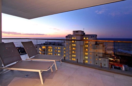 Sea Point Apartment | Fairmont 1001