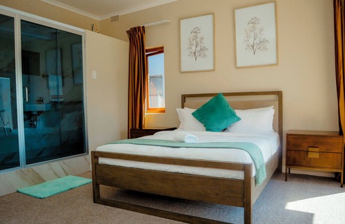 Parow House | Fairstay Lodge