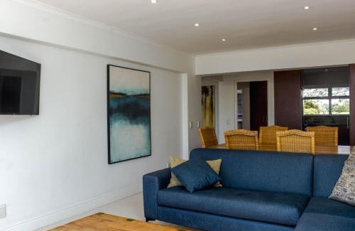 Mouille Point Apartment | First floor apartment with beautiful sea view