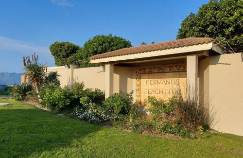 Hermanus Apartment | First Group Hermanus Beach Club