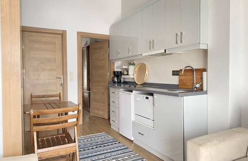 Harbiye Apartment | Flat w Terrace 10 min to City's Mall and Taksim