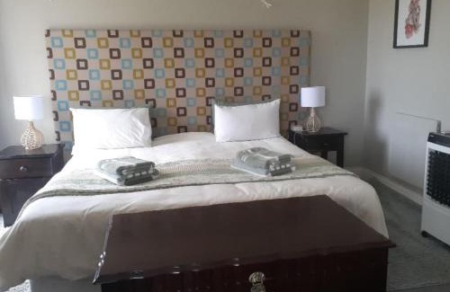 Mossel Bay House | Fly Me To The Moon Guesthouse