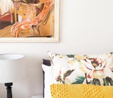 Middelburg Apartment | Fountain on the Fairway