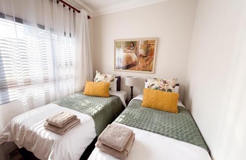 Middelburg Apartment | Fountain on the Fairway
