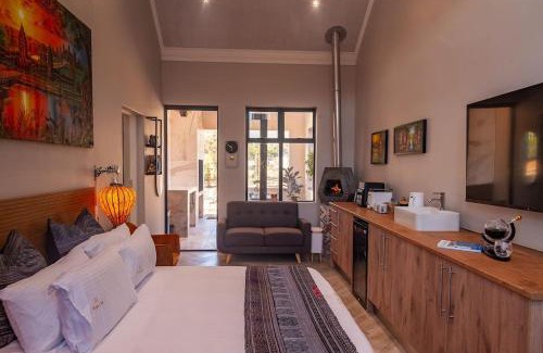 Helderberg Rural Apartment | Golden Sunset Room