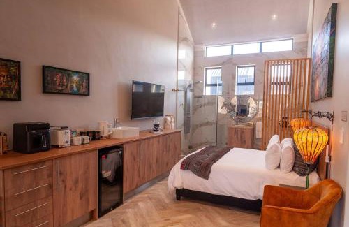 Helderberg Rural Apartment | Golden Sunset Room