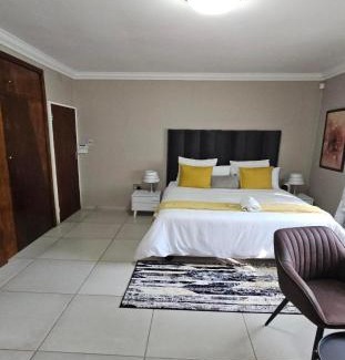 Greater Johannesburg Metropolitan Area Cabin | Grand Diamond Lodge