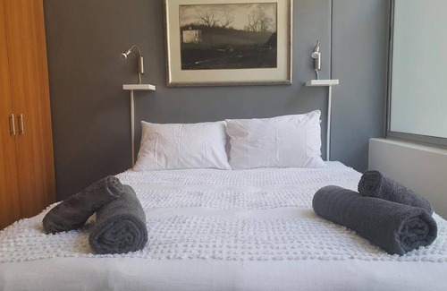 Cape Town City Centre Apartment | Green Market Place