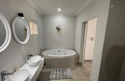 Ballito House | Guest house on Gillian Unit 6