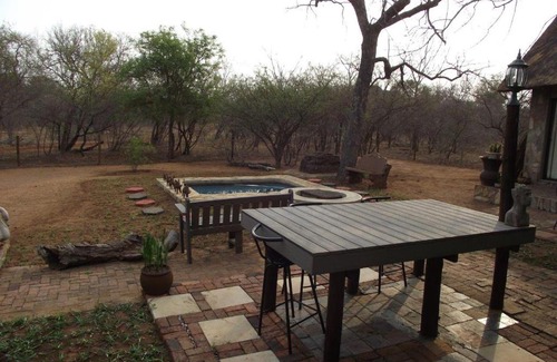 Hoedspruit Cabin | Hatbrooke Lodge