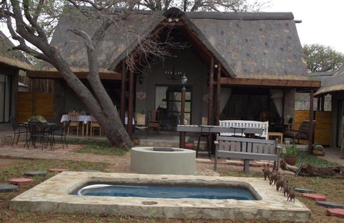 Hoedspruit Cabin | Hatbrooke Lodge