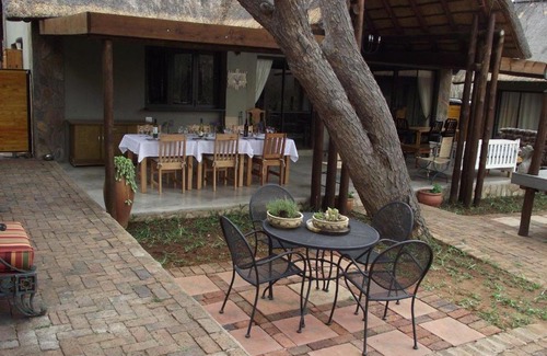 Hoedspruit Cabin | Hatbrooke Lodge