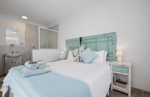 Yzerfontein Apartment | Hemelstoep Pool View