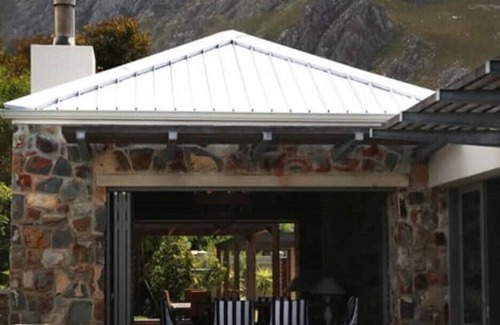 Voelklip Villa | Hermanus Vista luxury villa short walk to beaches