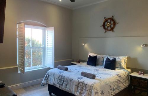 Hermanus City-Centre Apartment | Hermanus Waterfront Apartment 12