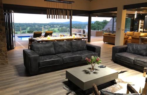 Bela-Bela Cabin | Hillside lodge