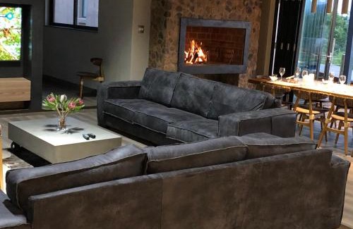 Bela-Bela Cabin | Hillside lodge