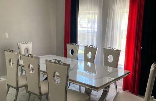 Gordons Bay Central House | Home away from home