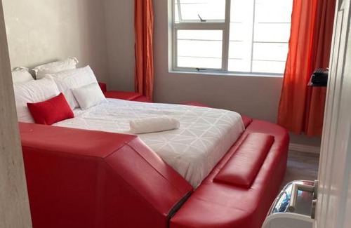 Gordons Bay Central House | Home away from home