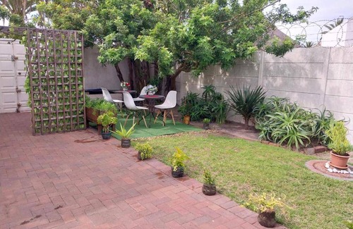 Bloubergstrand Hostel | Hostel ∙ 8 guests