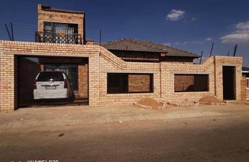 Greater Johannesburg Metropolitan Area House | House ∙ 1 bedroom ∙ 2 guests