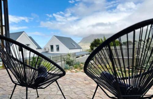 Noordhoek House | House ∙ 1 bedroom ∙ 2 guests