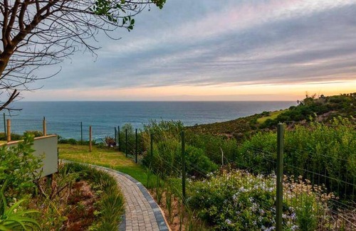 Knysna House | House ∙ 2 bedrooms ∙ 4 guests