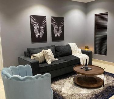 Beacon Bay Apartment | House 38