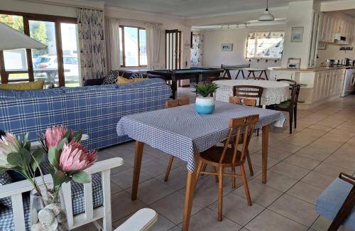 Voelklip House | House ∙ 4 bedrooms ∙ 9 guests