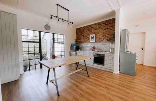 Greater Johannesburg Metropolitan Area Apartment | House of peace - Sandton