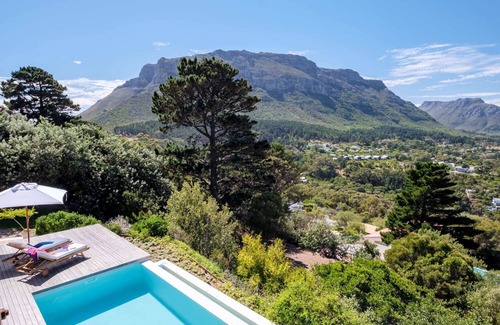 Hout Bay Villa | Immaculate Eco Villa w Garden Mountain View Villa
