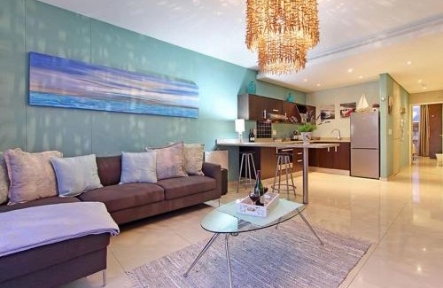 Bloubergstrand Apartment | Infinity Oceanview 303A