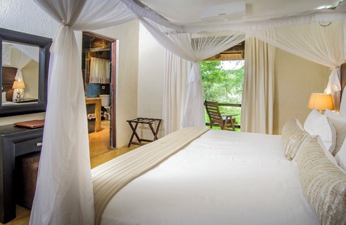 Maruleng Cabin | Karongwe- Shiduli Safari Lodge