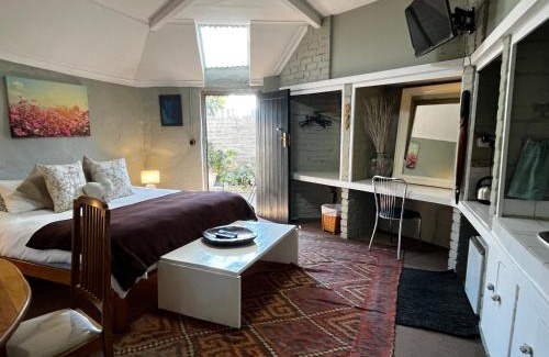 Oudtshoorn Hostel | Karoo Soul
