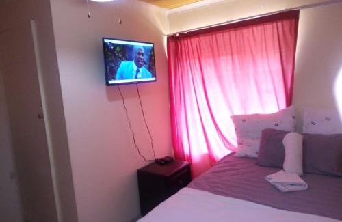 Kempton Park House | Kempton Park Lodge Birch Acres Kempton Park