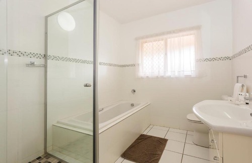 Ballito Apartment | Kenwyn on Sea 401 - FAMILY ONLY