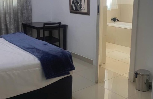 Muckleneuk House | Khayamnandi Leisure Suites